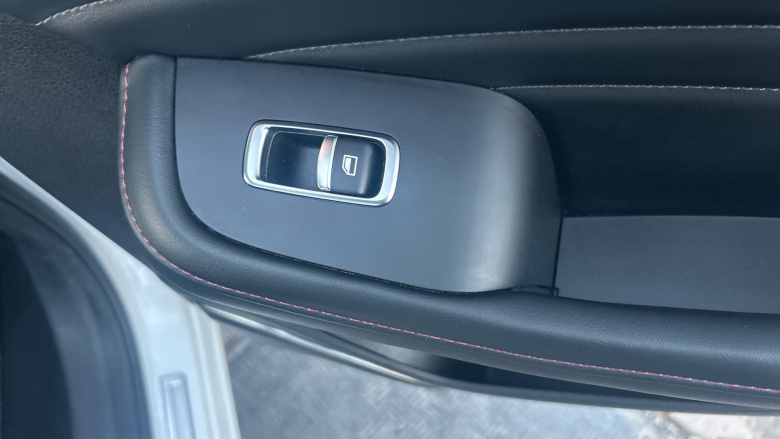 MG Hs 1.5 T-GDI Exclusive 5dr Petrol Hatchback